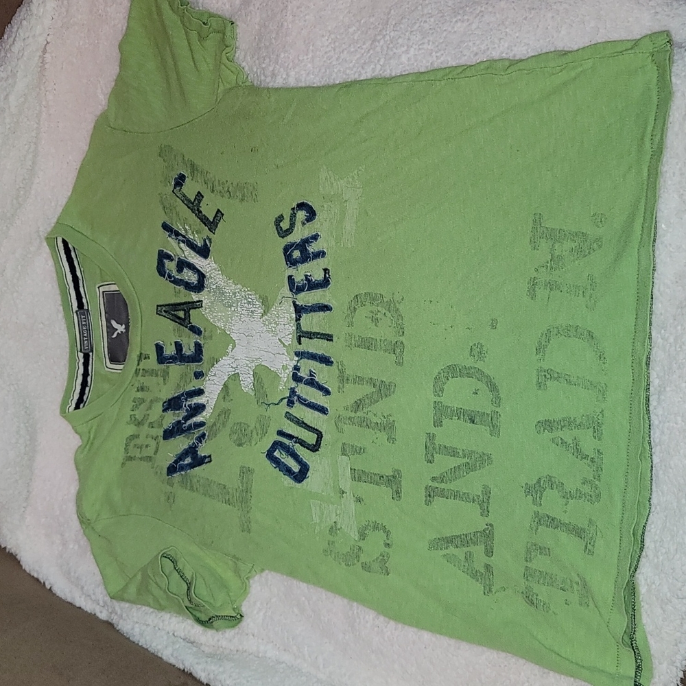 American Eagle tee